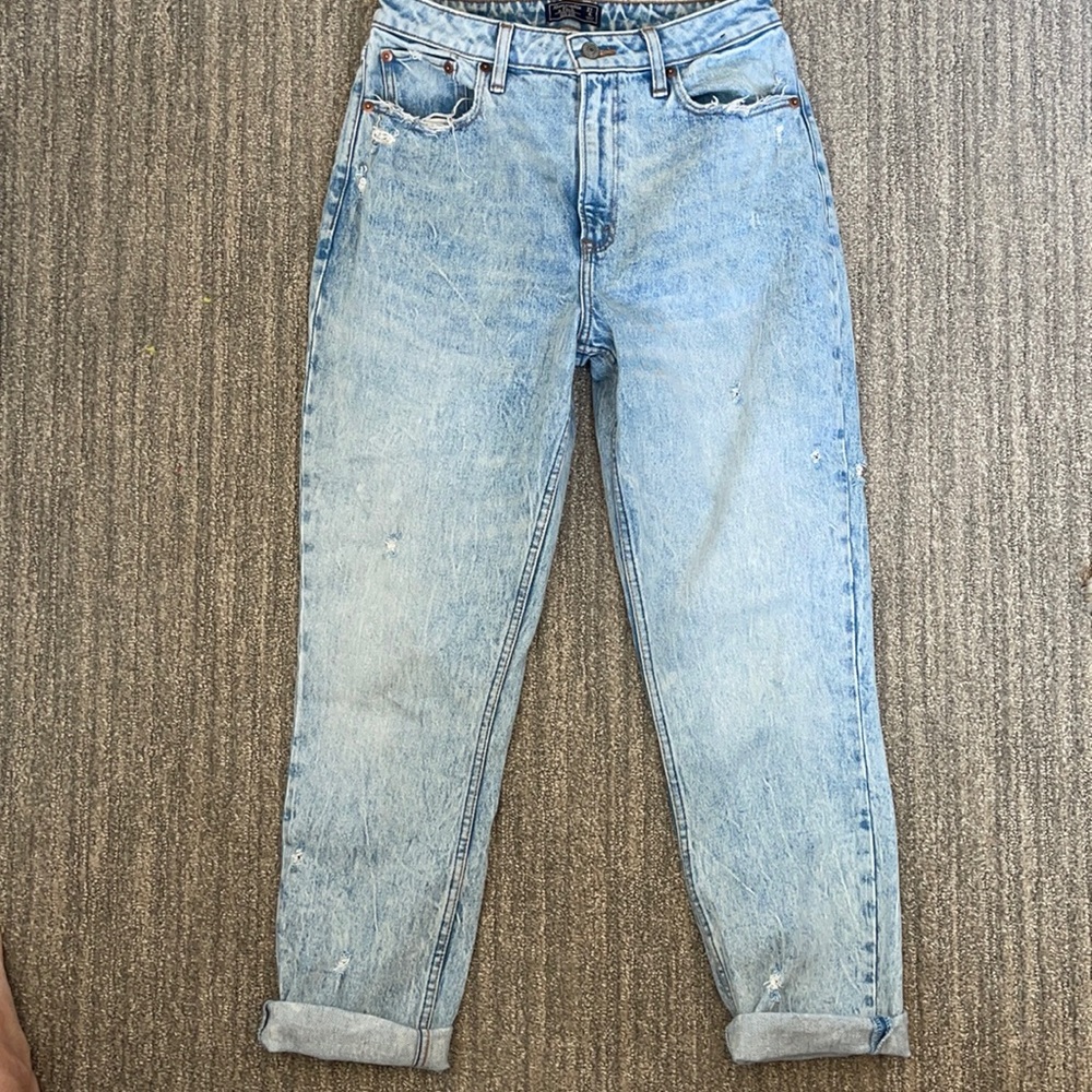 Abercrombie & Fitch High Rise Mom Jean